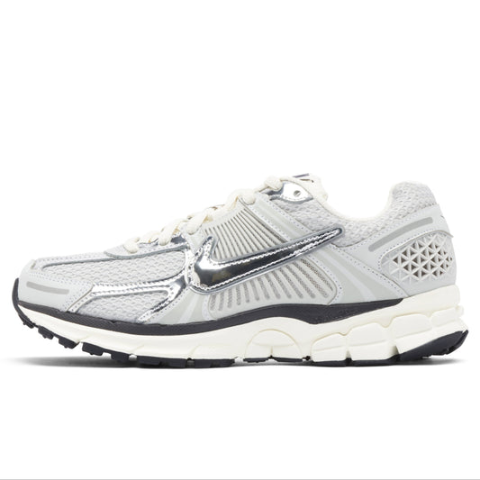 Nike Zoom Vomero 5 Photon Dust Metallic Silver Sneaker