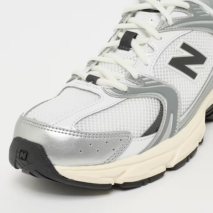 New Balance 530 Weiß/Silber Sneaker