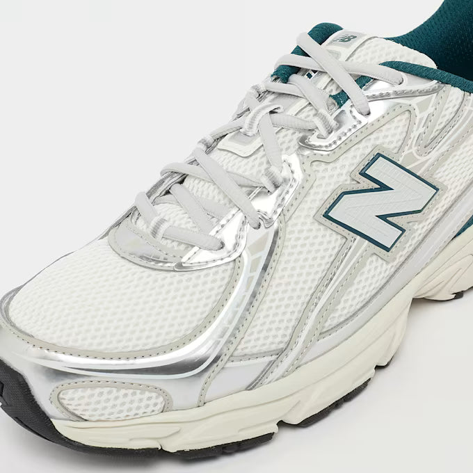 New Balance 740 Beige/Grün Sneaker