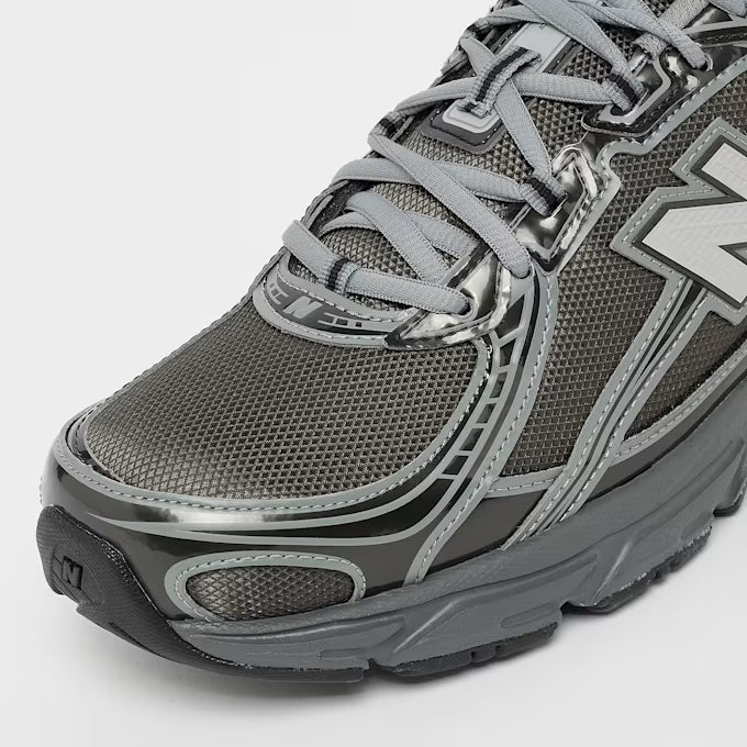 New Balance 740 Grau Sneaker