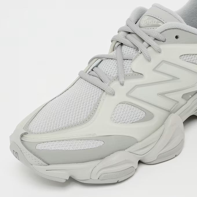 New Balance 9060 Beige/Grau Sneaker