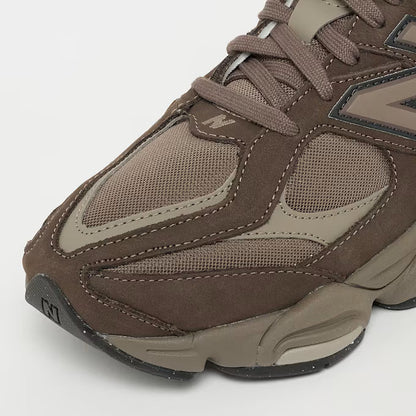 New Balance 9060 Braun Sneaker