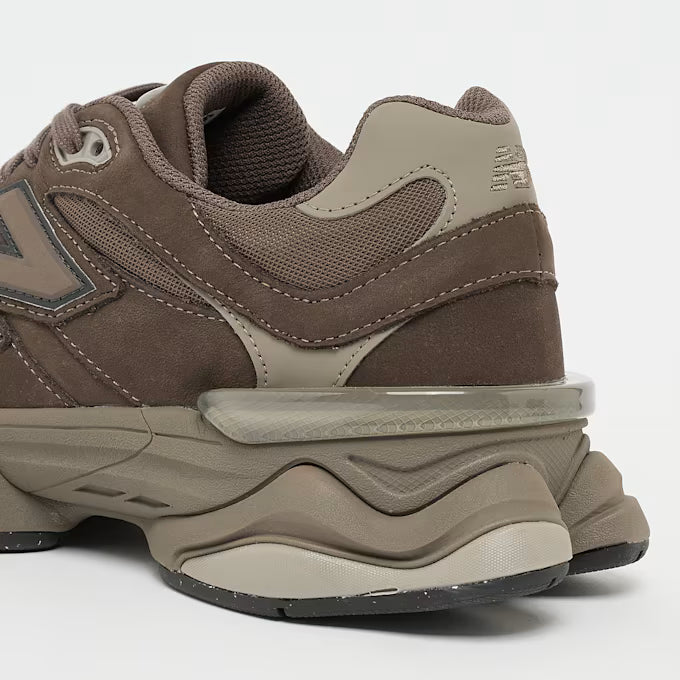 New Balance 9060 Braun Sneaker