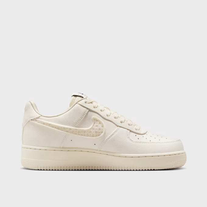 Nike Air Force 1 07 LX Damen Beige Sneaker