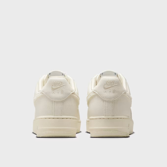 Nike Air Force 1 07 LX Damen Beige Sneaker