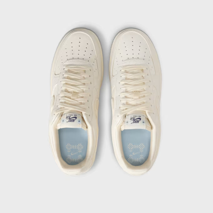 Nike Air Force 1 07 LX Damen Beige Sneaker