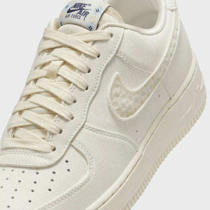 Nike Air Force 1 07 LX Damen Beige Sneaker