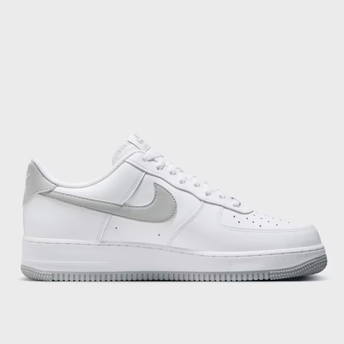Nike Air Force 1 07 LV8 Herren Weiß Sneaker