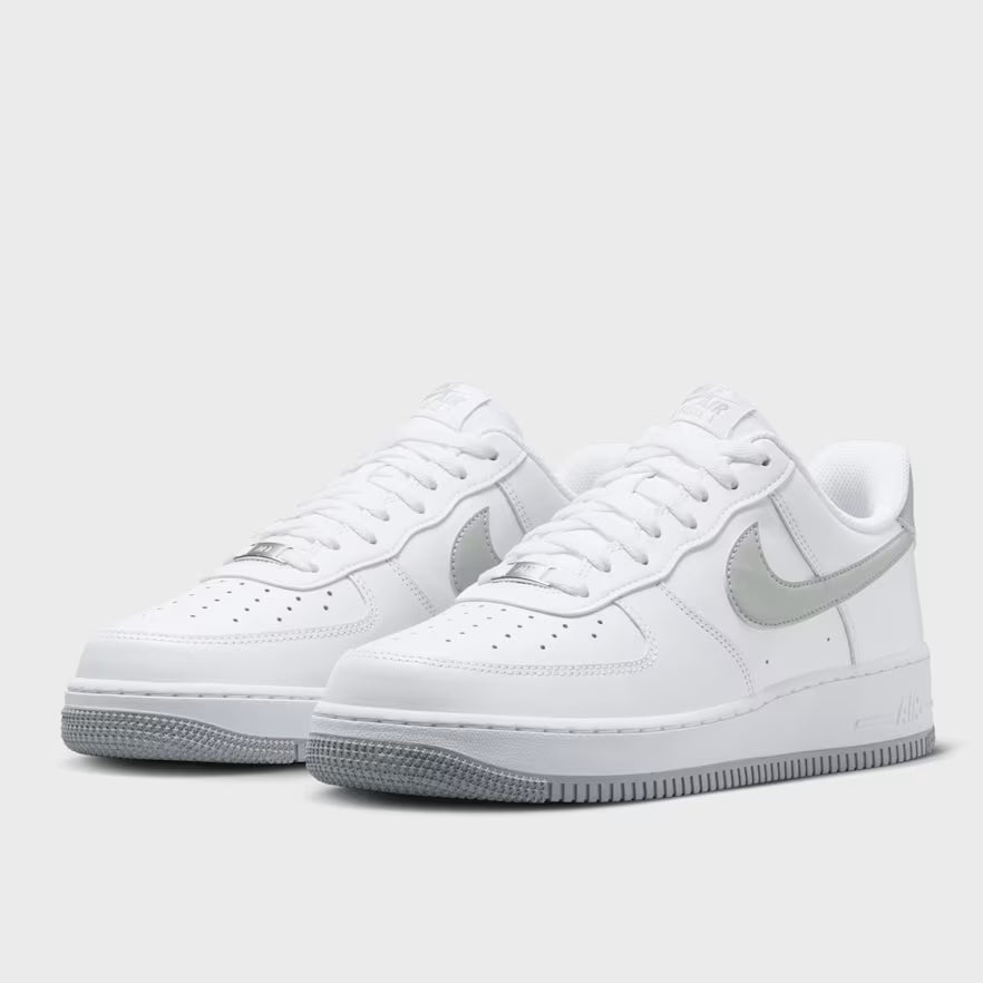 Nike Air Force 1 07 LV8 Herren Weiß Sneaker