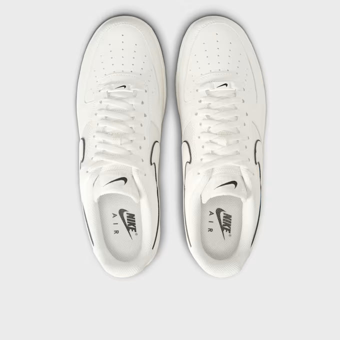 Nike Air Force 1 07 LV8 Herren Beige Sneaker