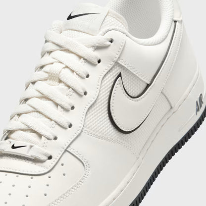 Nike Air Force 1 07 LV8 Herren Beige Sneaker