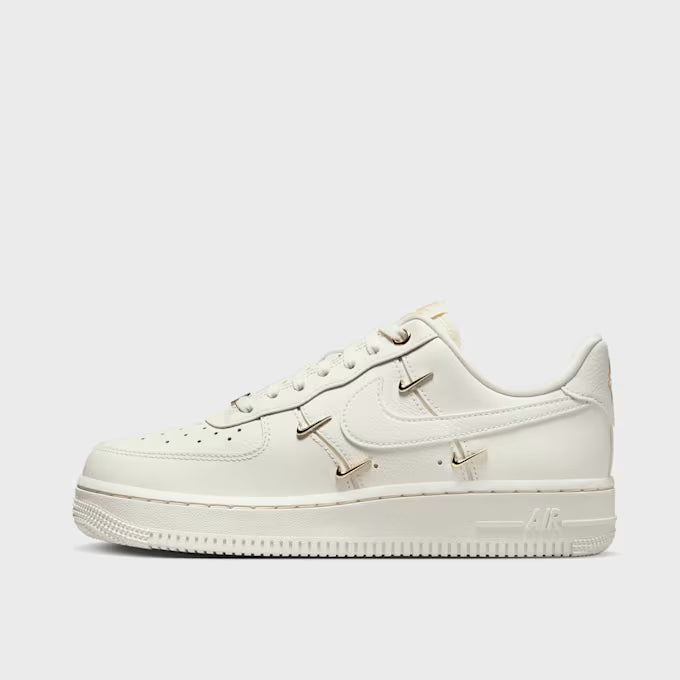 Nike Air Force 1 07 LX Damen Beige Sneaker