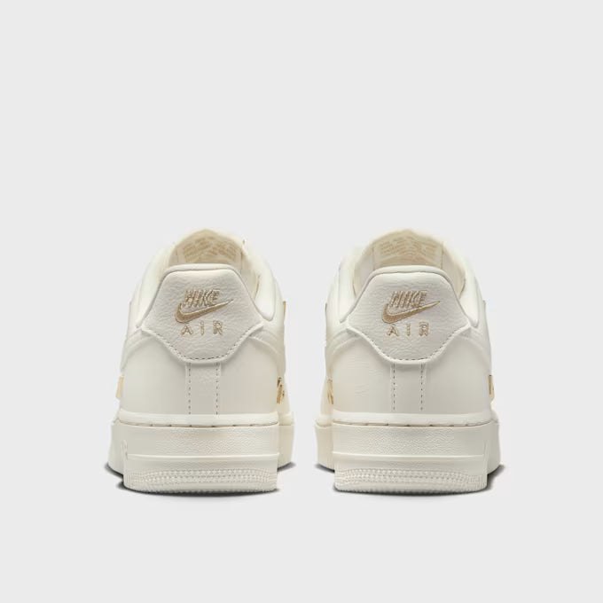 Nike Air Force 1 07 LX Damen Beige Sneaker