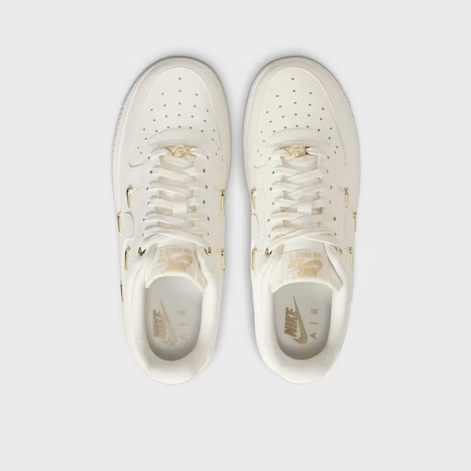 Nike Air Force 1 07 LX Damen Beige Sneaker