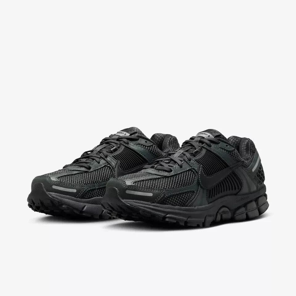 Nike Air Zoom Vomero 5 Triple Black Sneaker